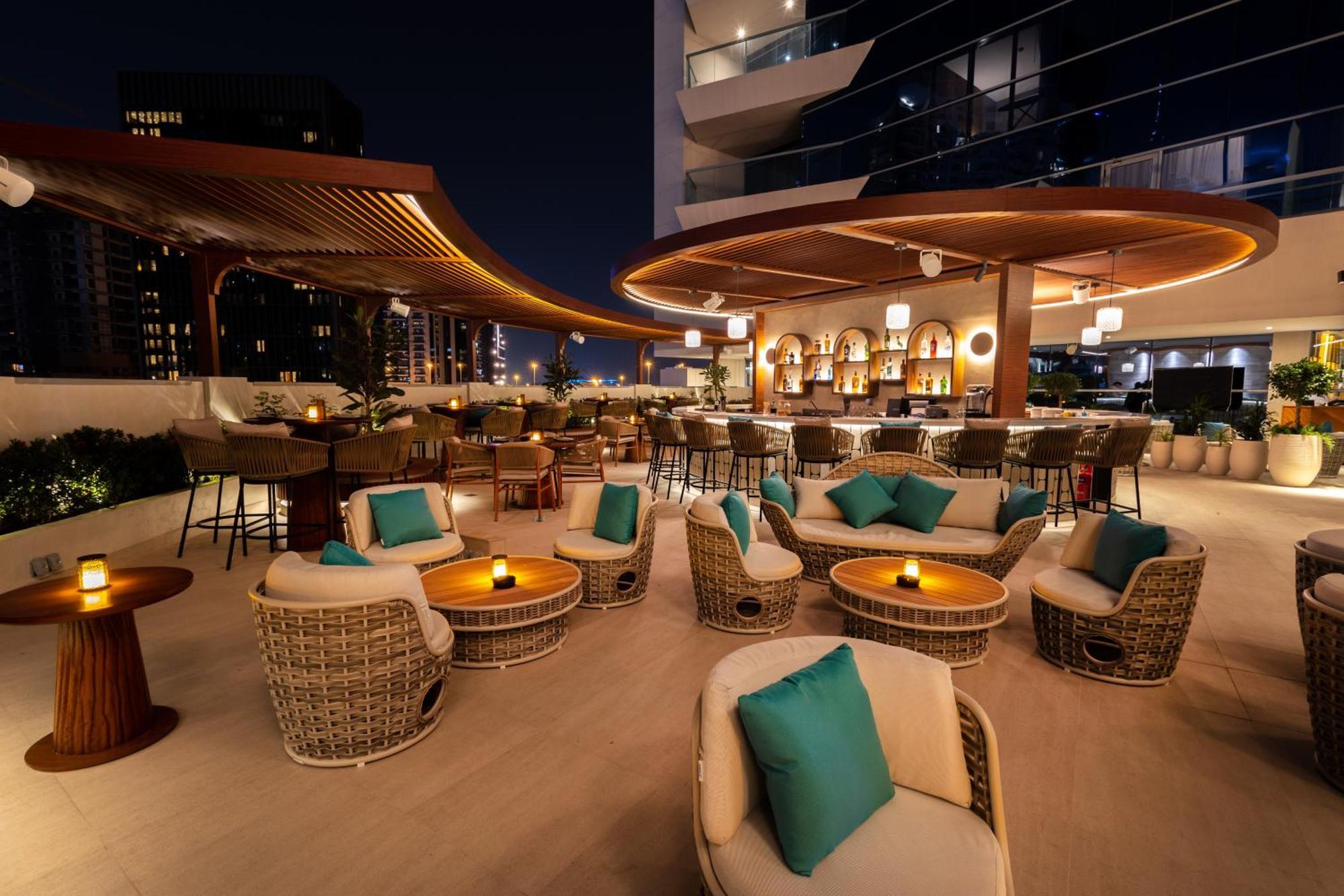 The First Collection Dubai Business Bay Hotel Exterior foto Rooftop bar