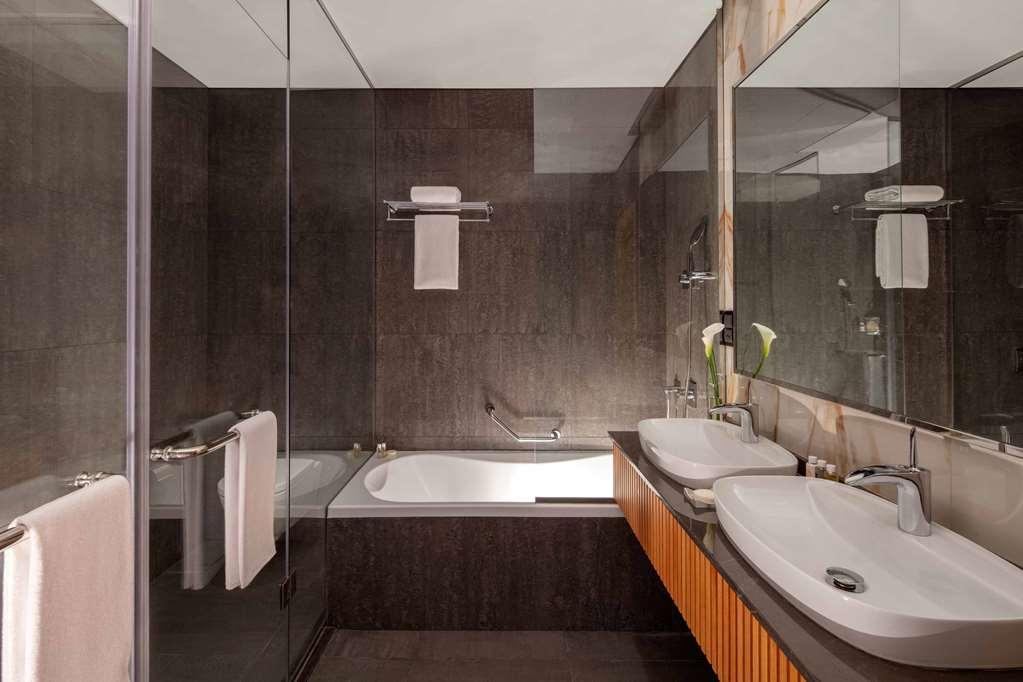 The First Collection Dubai Business Bay Hotel Cameră foto Bathroom